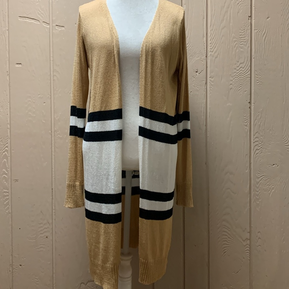 Doe & Rae Cardigan - Picture 2 of 9